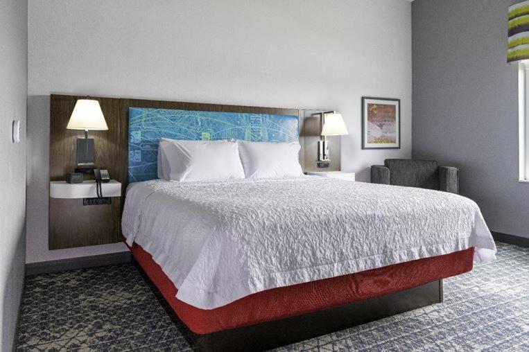 Hampton Inn By Hilton St Louis Airport Woodson Terrace المظهر الخارجي الصورة