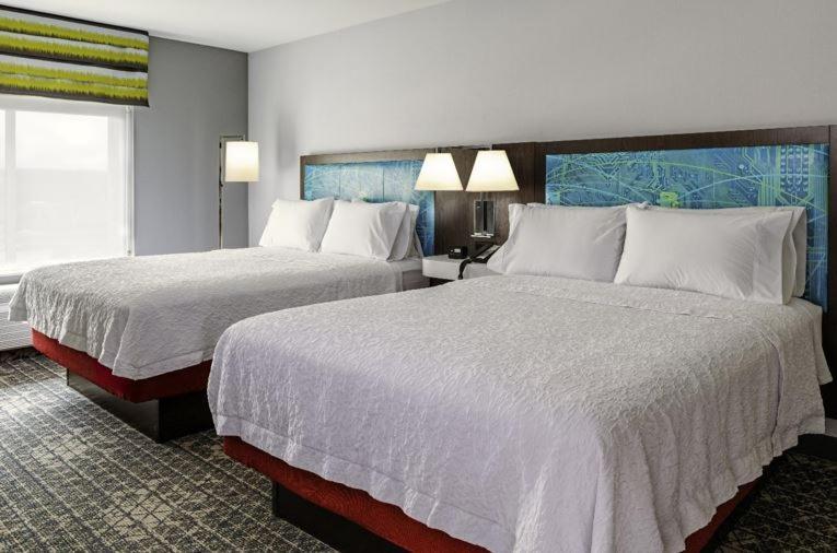 Hampton Inn By Hilton St Louis Airport Woodson Terrace المظهر الخارجي الصورة