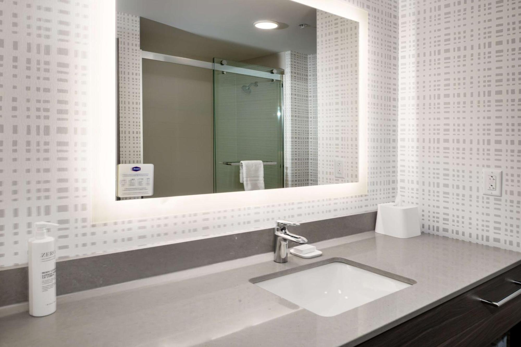 Hampton Inn By Hilton St Louis Airport Woodson Terrace المظهر الخارجي الصورة