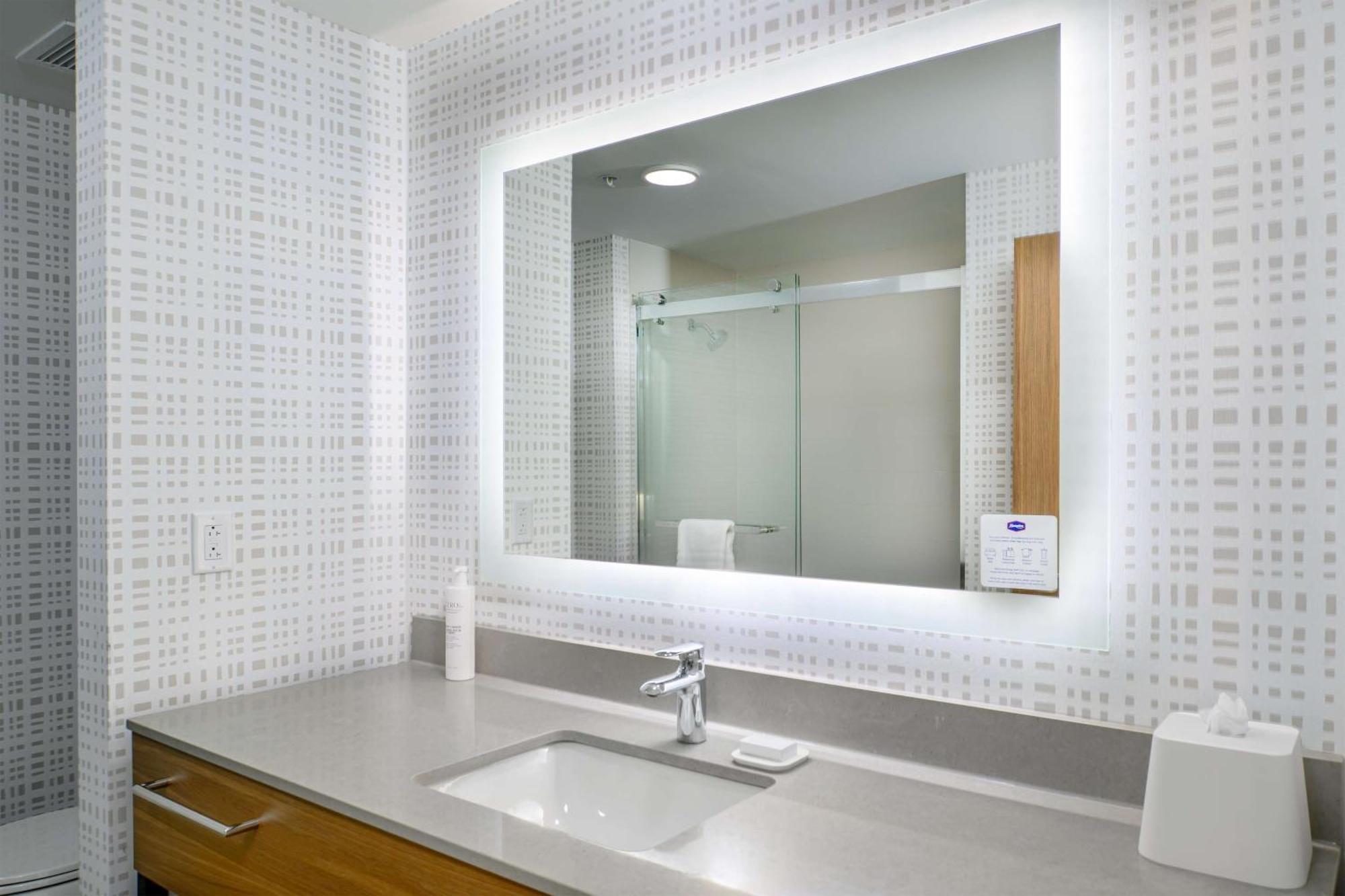 Hampton Inn By Hilton St Louis Airport Woodson Terrace المظهر الخارجي الصورة