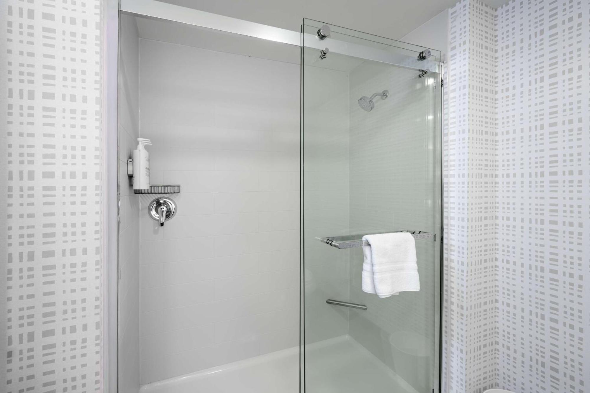 Hampton Inn By Hilton St Louis Airport Woodson Terrace المظهر الخارجي الصورة