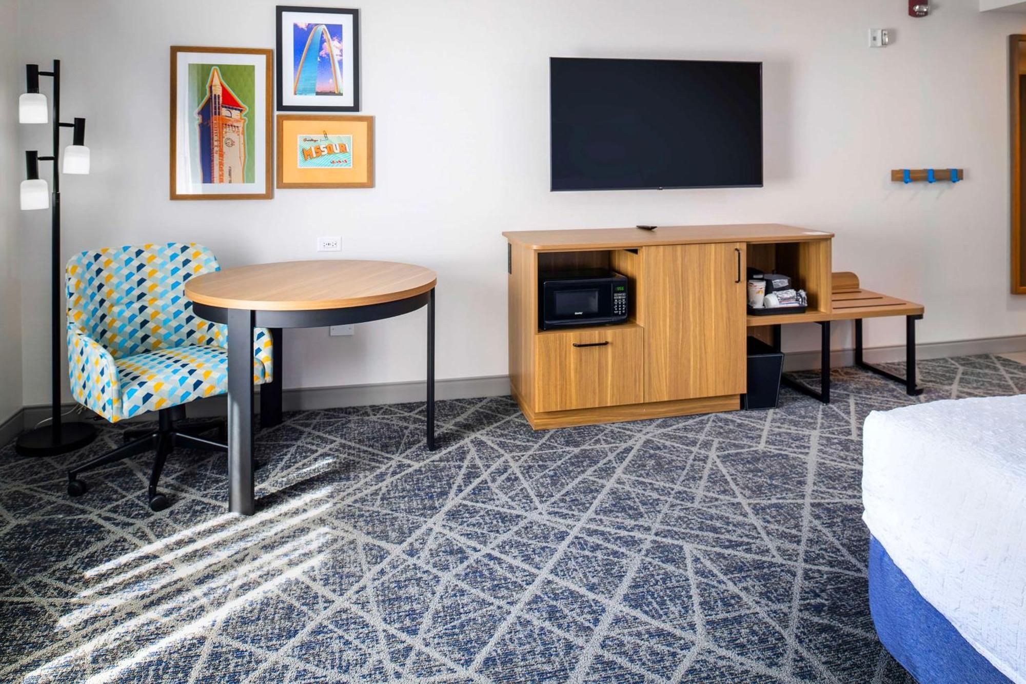 Hampton Inn By Hilton St Louis Airport Woodson Terrace المظهر الخارجي الصورة